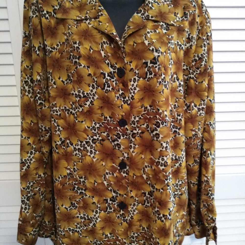 NWOT Woman's blouse 20w